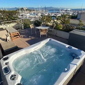 Penthouse Vue Avec Rooftop,jacuzzi,et Parking Prive Apartment